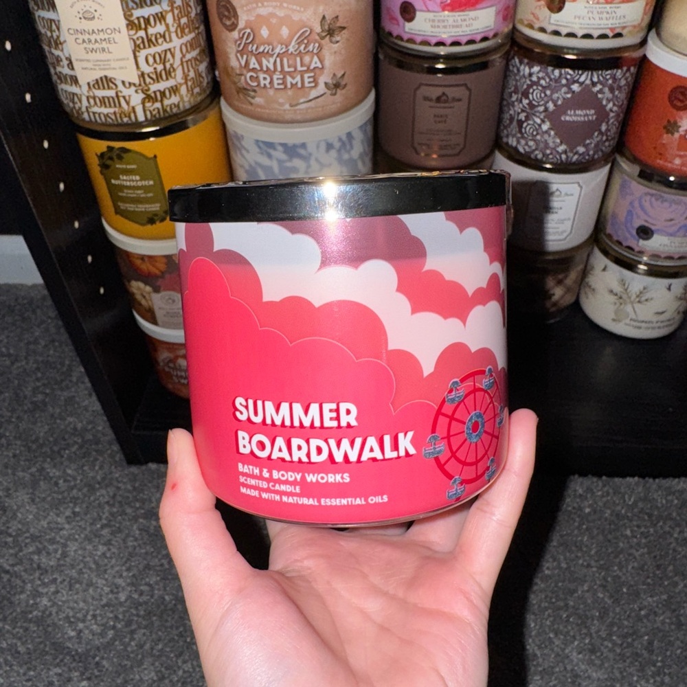 Bath and body works summer boardwalk candle